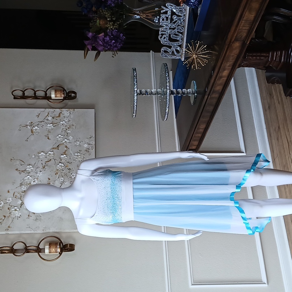 Blue And White Embellished Asymmetral Dress. Size M - Picture 10 of 17